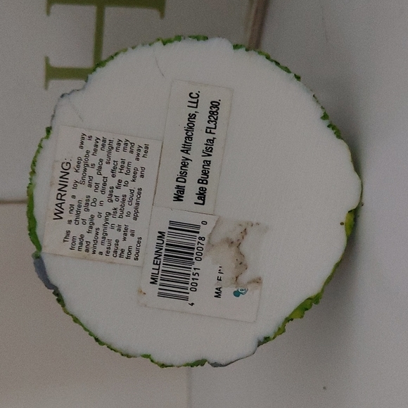 Walt Disney Mickey Mouse Millennium 2000 snow globe - Picture 3 of 3